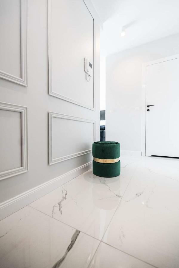 Apartament Marcelin Gold Wes Quality Suite Poznan Ngoại thất bức ảnh