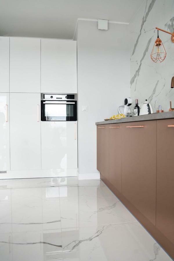 Apartament Marcelin Gold Wes Quality Suite Poznan Ngoại thất bức ảnh
