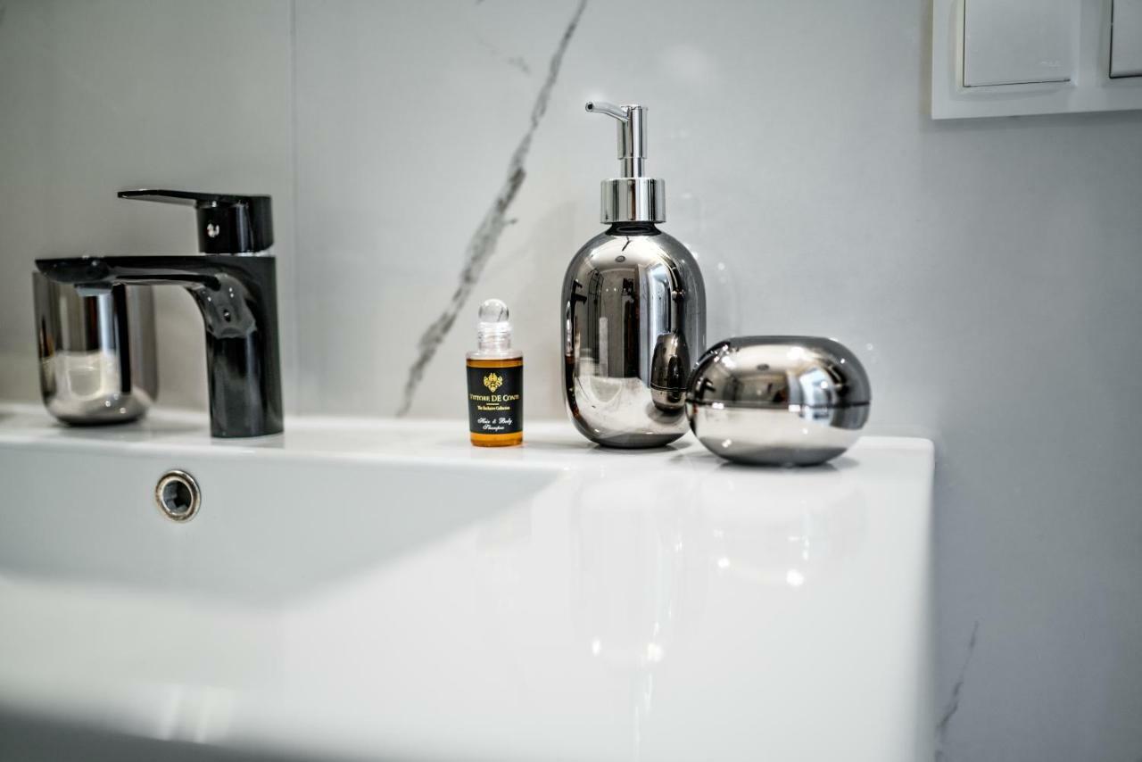 Apartament Marcelin Gold Wes Quality Suite Poznan Ngoại thất bức ảnh