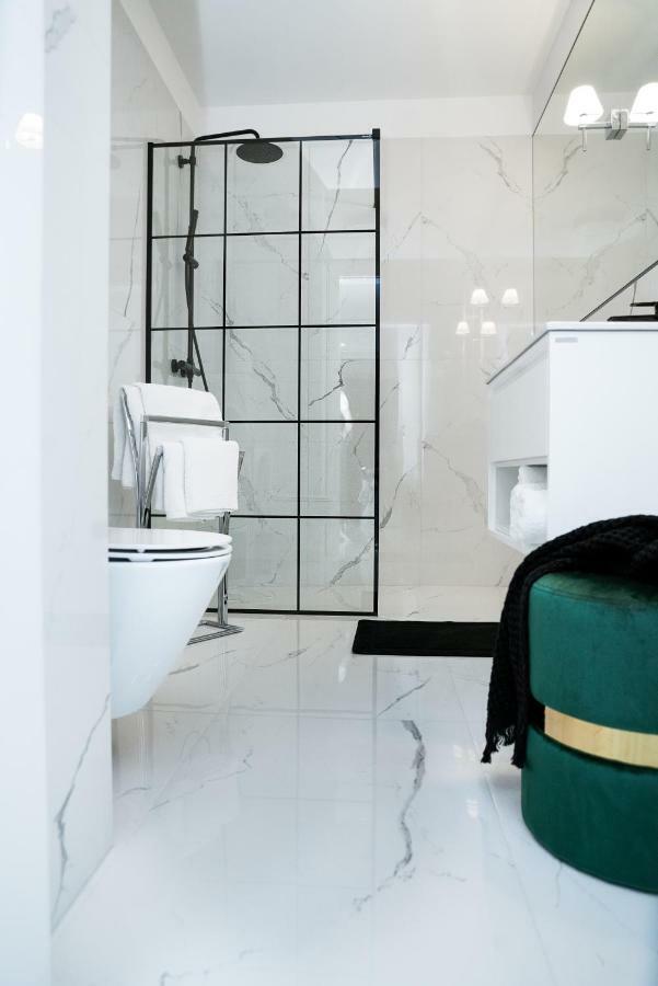 Apartament Marcelin Gold Wes Quality Suite Poznan Ngoại thất bức ảnh