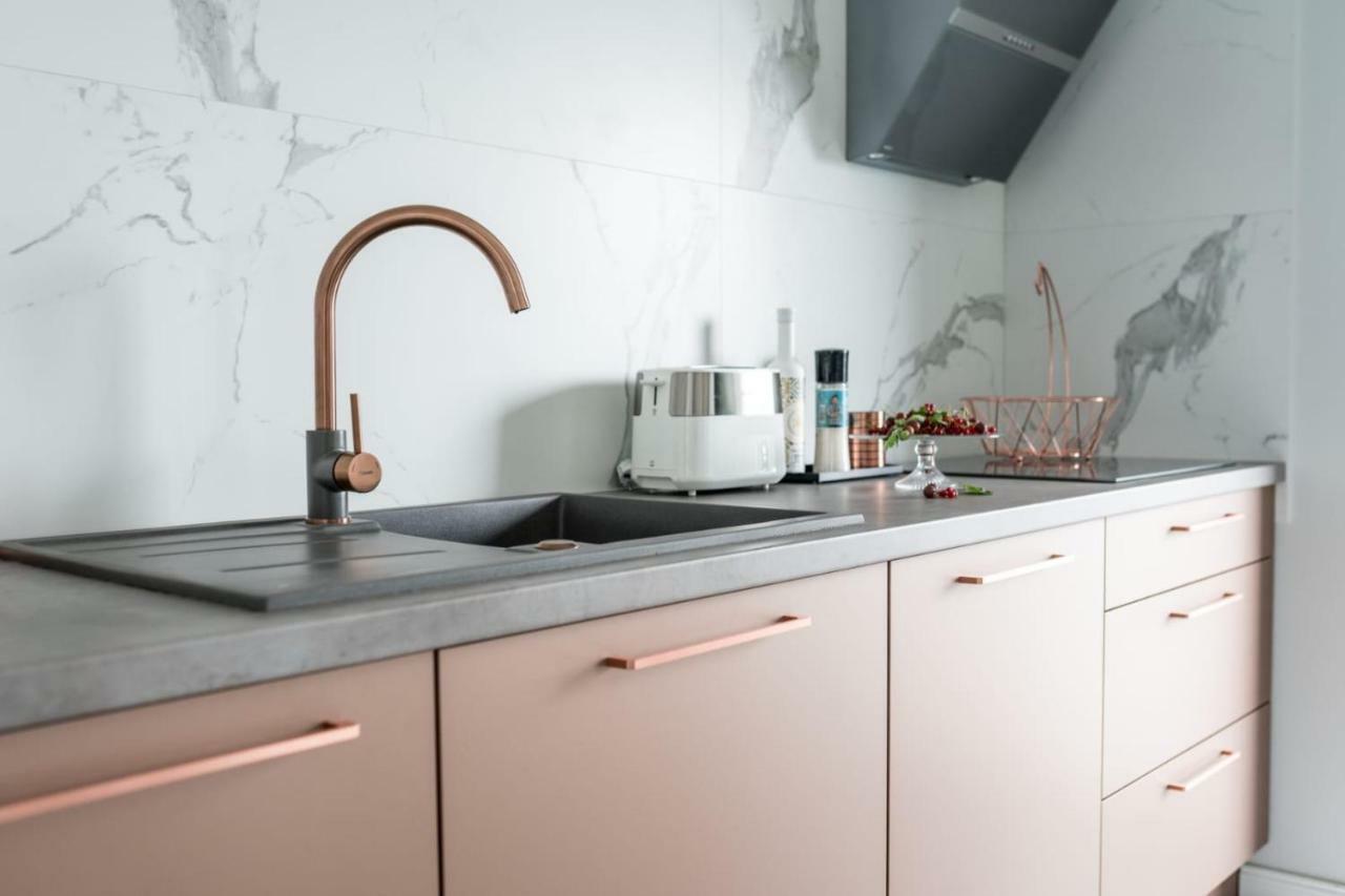 Apartament Marcelin Gold Wes Quality Suite Poznan Ngoại thất bức ảnh