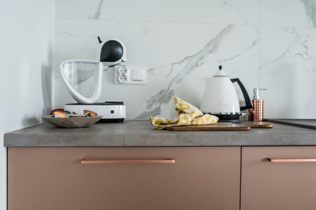 Apartament Marcelin Gold Wes Quality Suite Poznan Ngoại thất bức ảnh